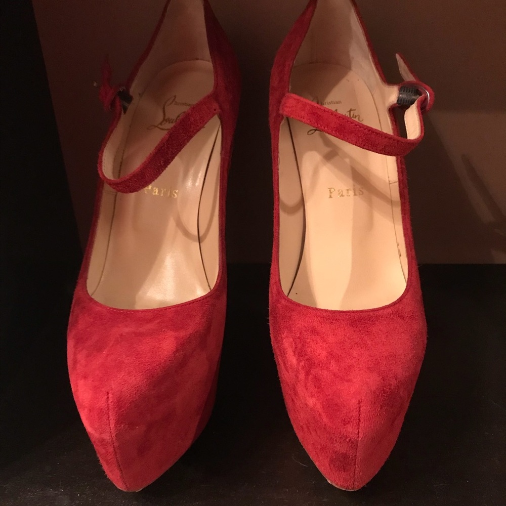 Louboutin Lady Daffs - 38.5 - red - worn 2x - SOLD